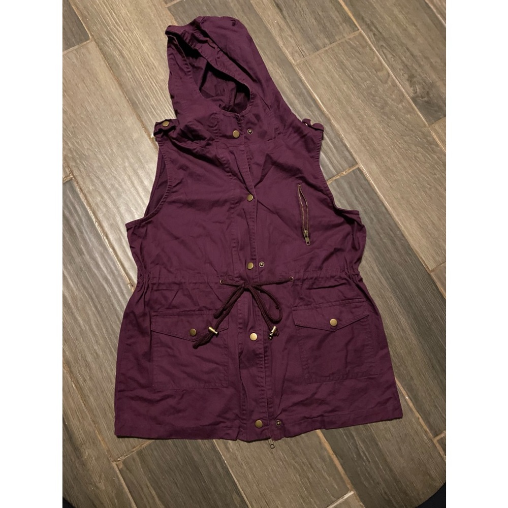 Zenana Outfitters Burgundy Vest size L